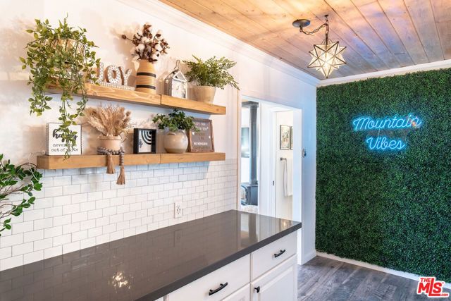 31561 Panorama Drive, Running Springs, CA 92382