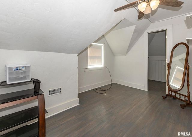 326 N VAIL Street, Geneseo, IL 61254