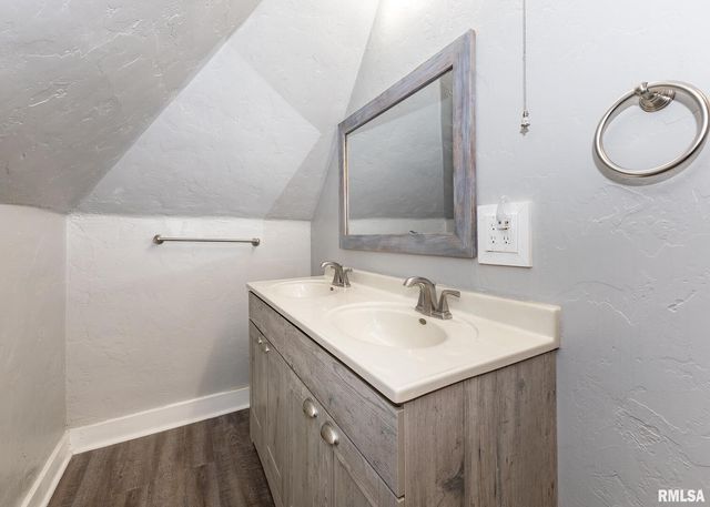 326 N VAIL Street, Geneseo, IL 61254