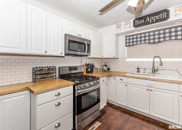 326 N VAIL Street, Geneseo, IL 61254