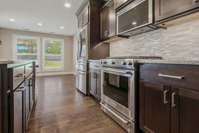 5813 SCREAMING EAGLE LN, Columbia, MO 65201