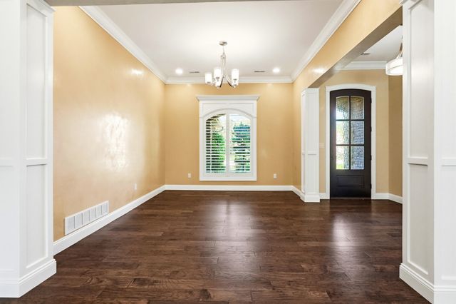 5813 SCREAMING EAGLE LN, Columbia, MO 65201