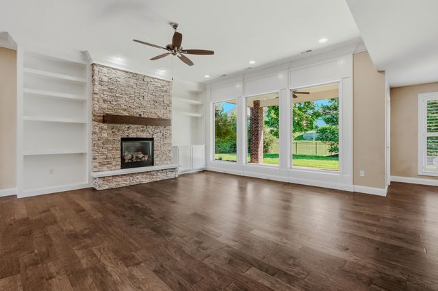 5813 SCREAMING EAGLE LN, Columbia, MO 65201