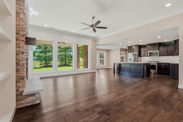5813 SCREAMING EAGLE LN, Columbia, MO 65201