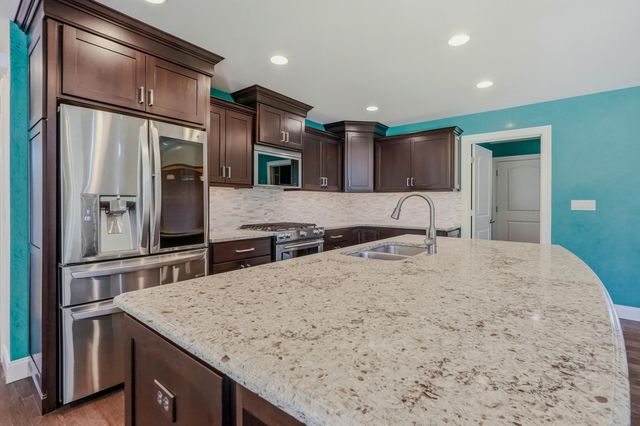 5813 SCREAMING EAGLE LN, Columbia, MO 65201