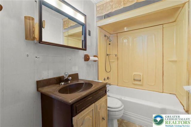2500 Northwood Avenue, Easton, PA 18045