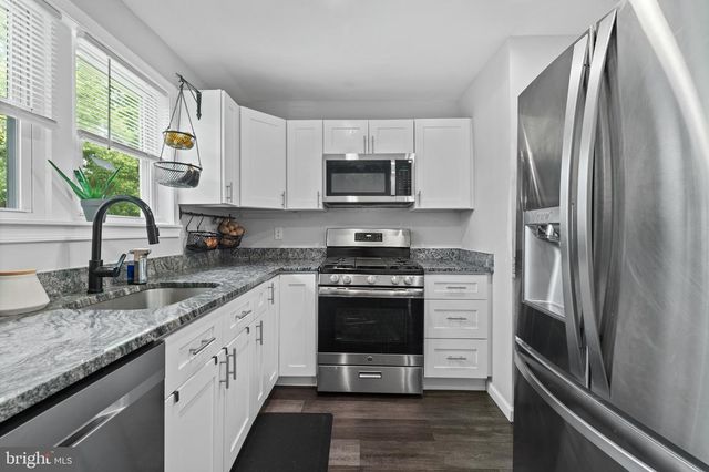2307 HARFORD HILLS RD, Parkville, MD 21234