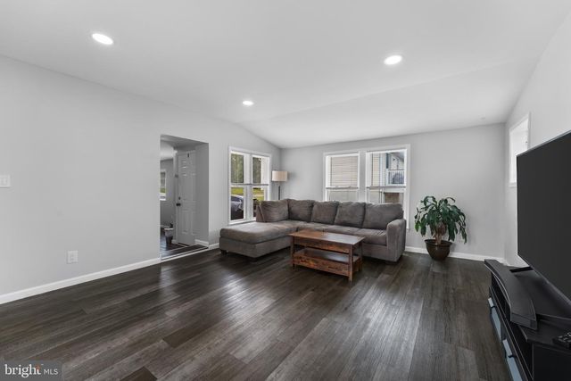 2307 HARFORD HILLS RD, Parkville, MD 21234