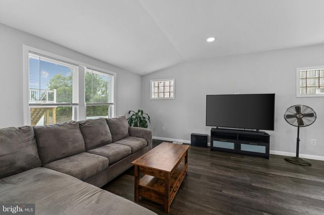 2307 HARFORD HILLS RD, Parkville, MD 21234