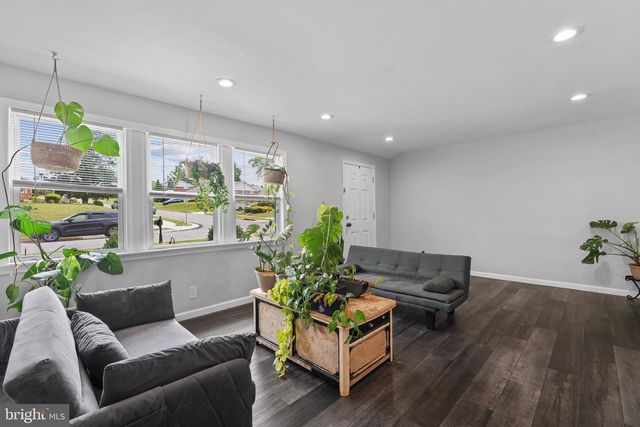 2307 HARFORD HILLS RD, Parkville, MD 21234