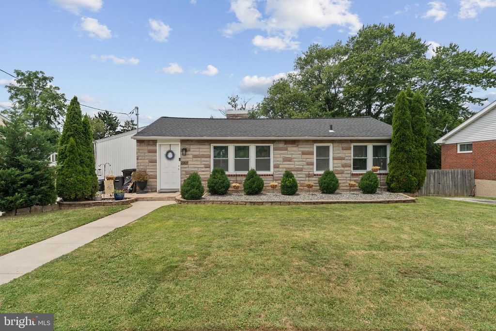 2307 HARFORD HILLS RD, Parkville, MD 21234