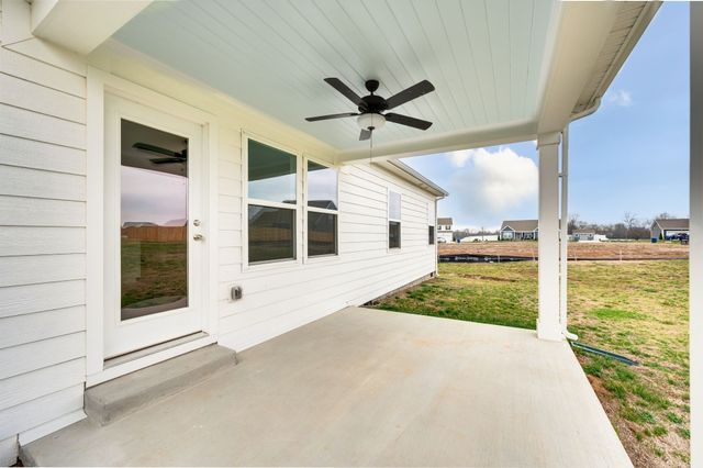 702 Larry Cir, Mount Pleasant, TN 38474