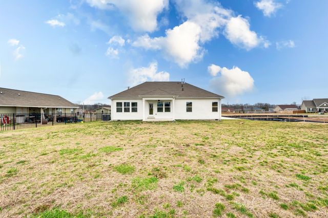 702 Larry Cir, Mount Pleasant, TN 38474