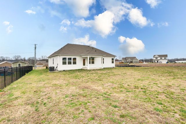 702 Larry Cir, Mount Pleasant, TN 38474