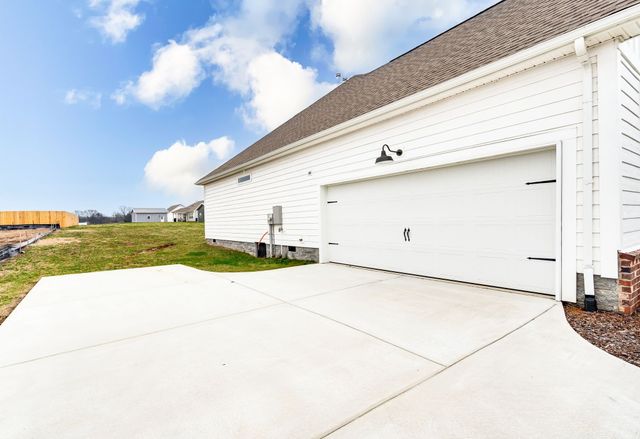 702 Larry Cir, Mount Pleasant, TN 38474