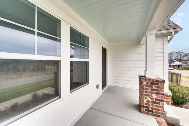 702 Larry Cir, Mount Pleasant, TN 38474