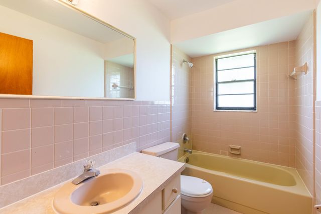 815 Peppertree Court, Wellington, FL 33414