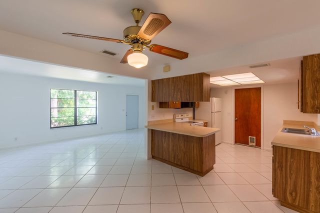 815 Peppertree Court, Wellington, FL 33414