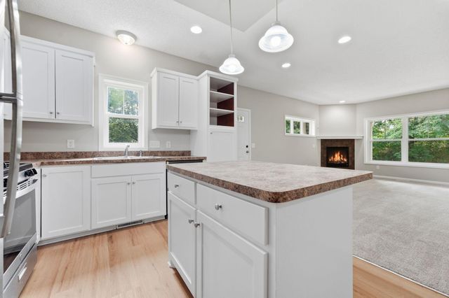 3012 Cottage Lane N, Maplewood, MN 55109