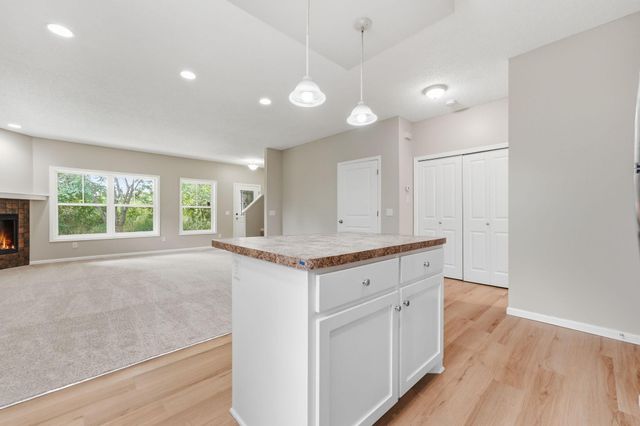 3012 Cottage Lane N, Maplewood, MN 55109