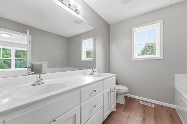 3012 Cottage Lane N, Maplewood, MN 55109