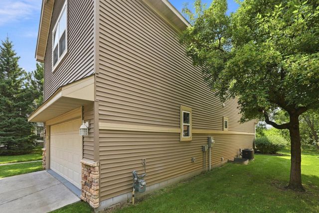 3012 Cottage Lane N, Maplewood, MN 55109