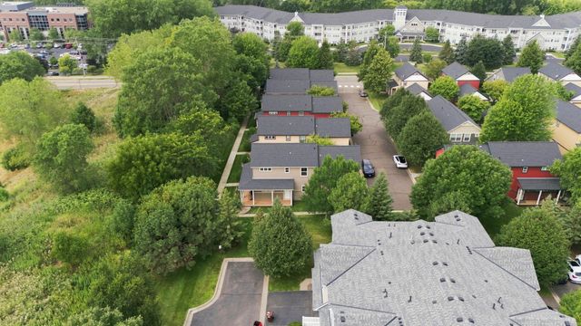 3012 Cottage Lane N, Maplewood, MN 55109