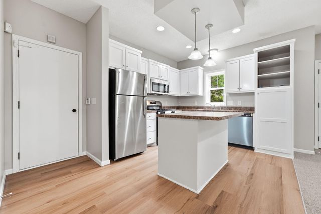 3012 Cottage Lane N, Maplewood, MN 55109