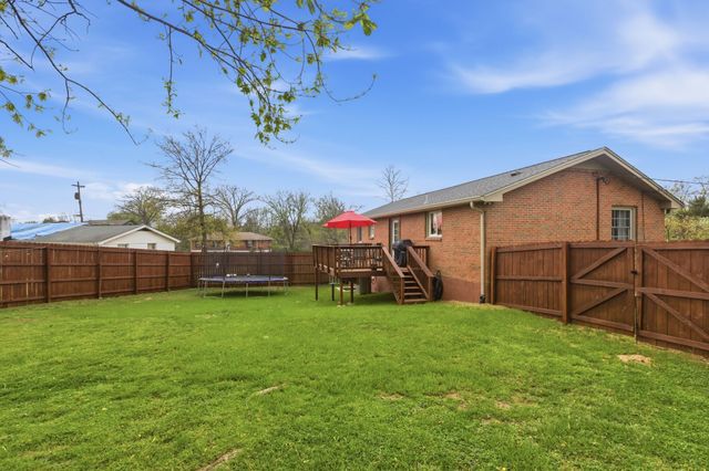 114 Shadow Ln, Hendersonville, TN 37075