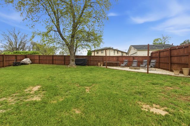 114 Shadow Ln, Hendersonville, TN 37075