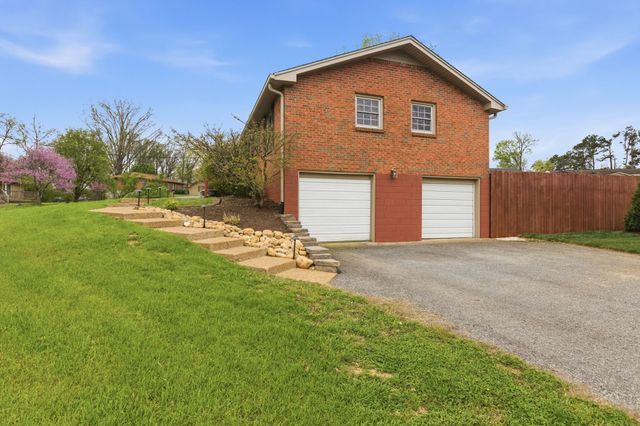 114 Shadow Ln, Hendersonville, TN 37075