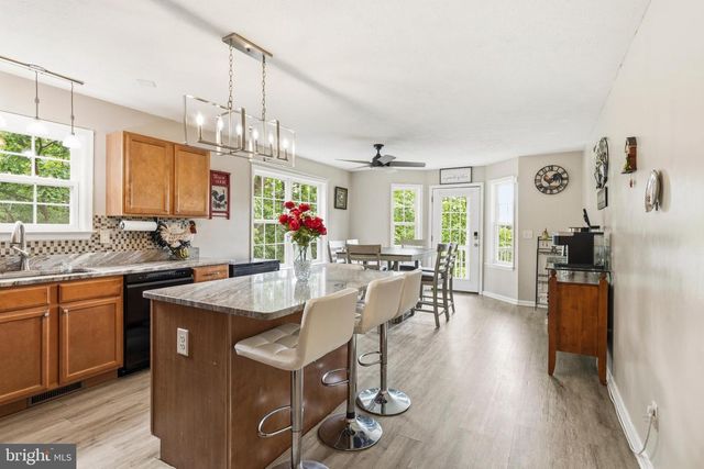 900 ENFIELD DR, Winchester, VA 22602