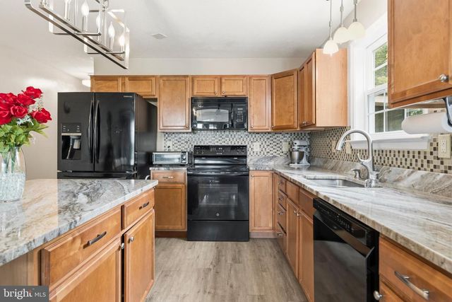 900 ENFIELD DR, Winchester, VA 22602