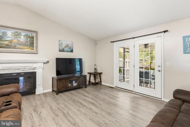 900 ENFIELD DR, Winchester, VA 22602
