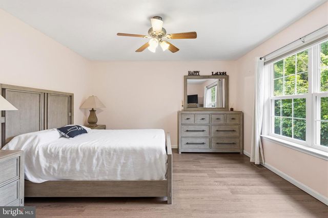 900 ENFIELD DR, Winchester, VA 22602