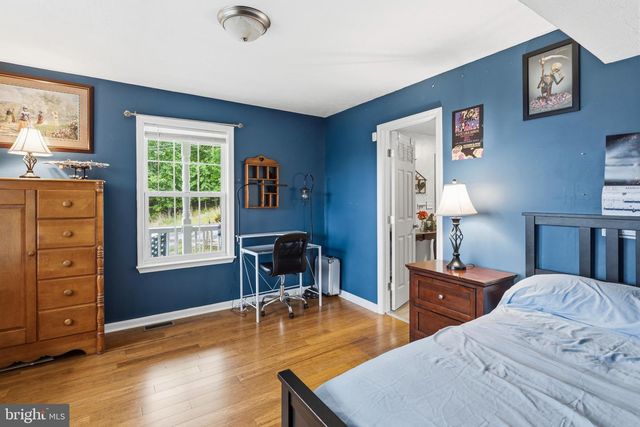 900 ENFIELD DR, Winchester, VA 22602