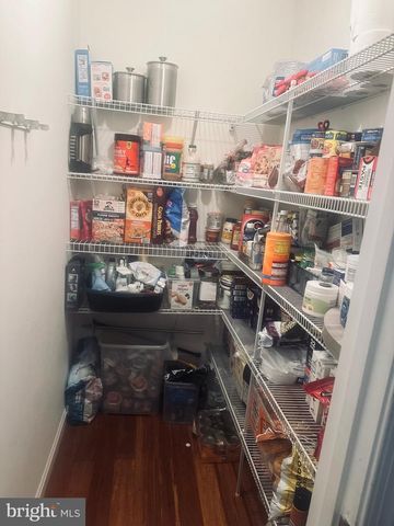 900 ENFIELD DR, Winchester, VA 22602