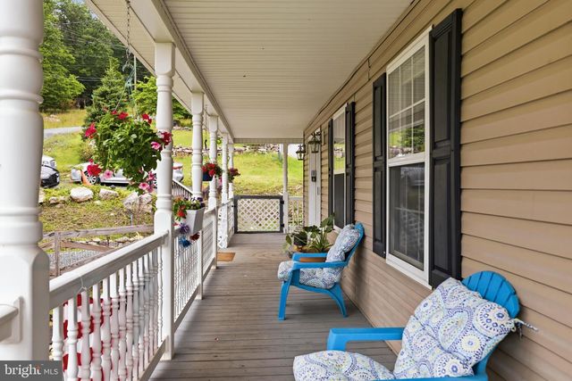 900 ENFIELD DR, Winchester, VA 22602
