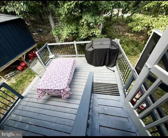 900 ENFIELD DR, Winchester, VA 22602