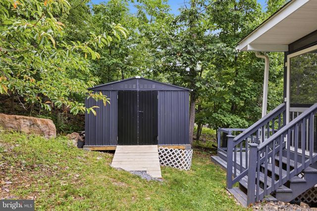 900 ENFIELD DR, Winchester, VA 22602