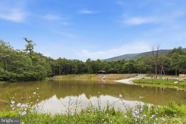 900 ENFIELD DR, Winchester, VA 22602