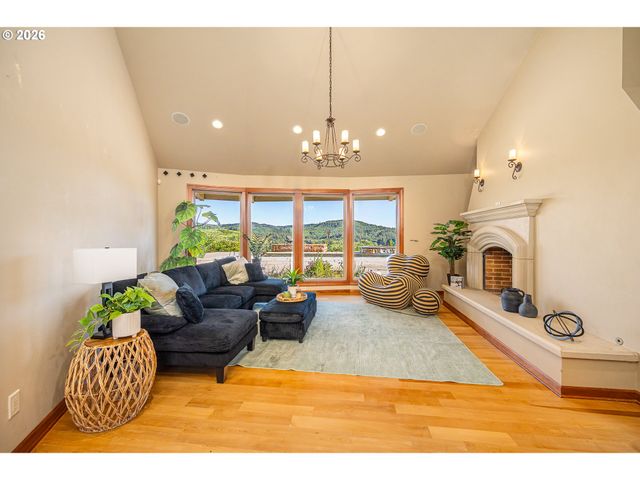 85898 LORANE Hwy, Eugene, OR 97405