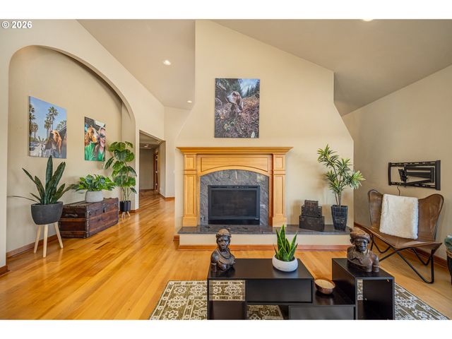 85898 LORANE Hwy, Eugene, OR 97405