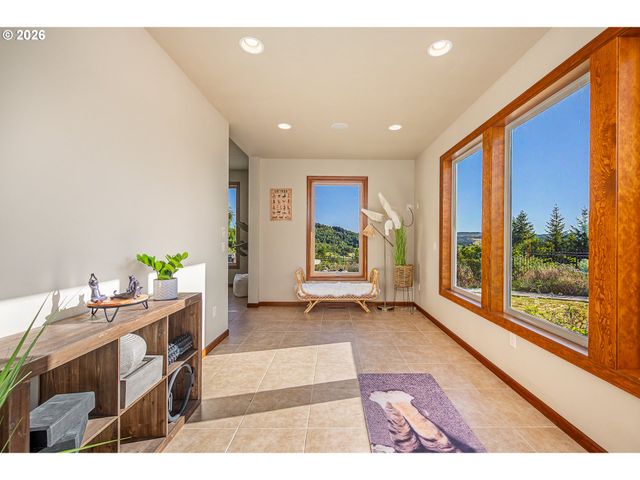 85898 LORANE Hwy, Eugene, OR 97405