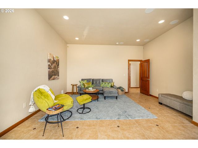 85898 LORANE Hwy, Eugene, OR 97405