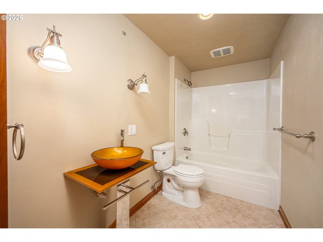 85898 LORANE Hwy, Eugene, OR 97405
