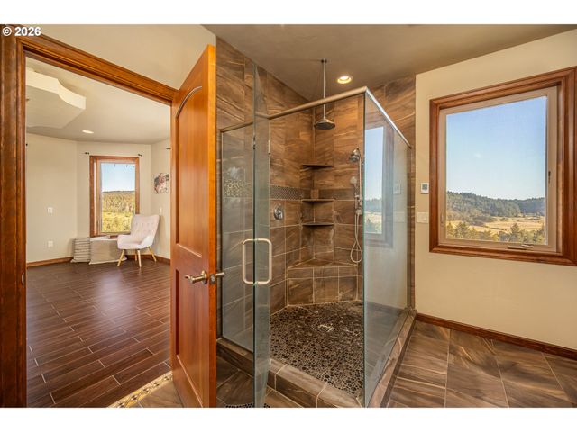 85898 LORANE Hwy, Eugene, OR 97405