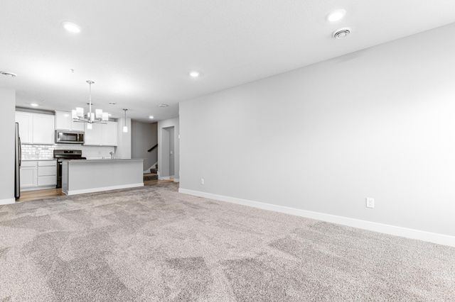 8042 Abercrombie Lane, Woodbury, MN 55129