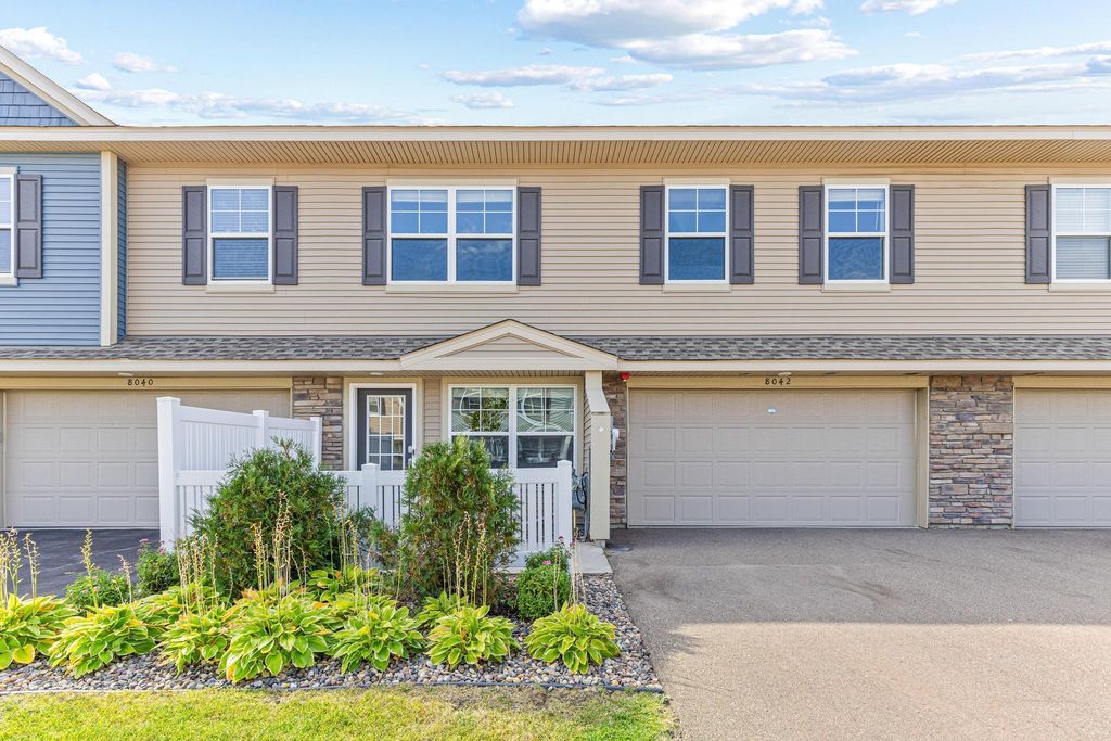 8042 Abercrombie Lane, Woodbury, MN 55129