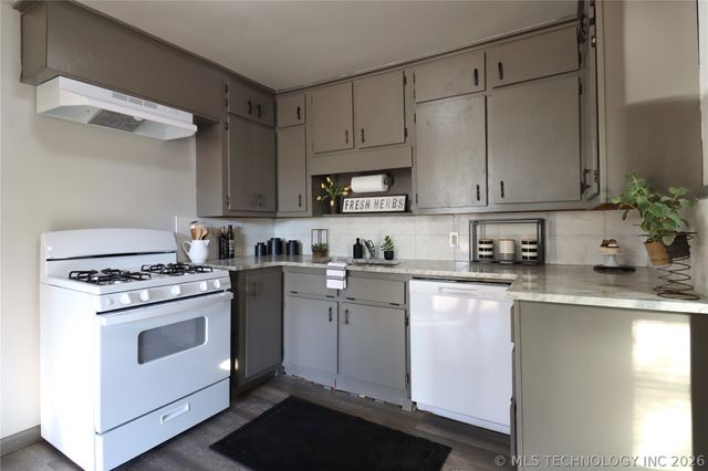 3203 E Oklahoma Place, Tulsa, OK 74110